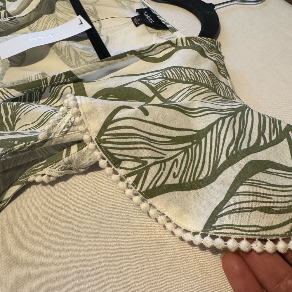 NWT AAKAA Women small Green‎ Leaf Print Tie  Romper TRAVEL BOHO BEACHY TROPICAL - Picture 8 of 10